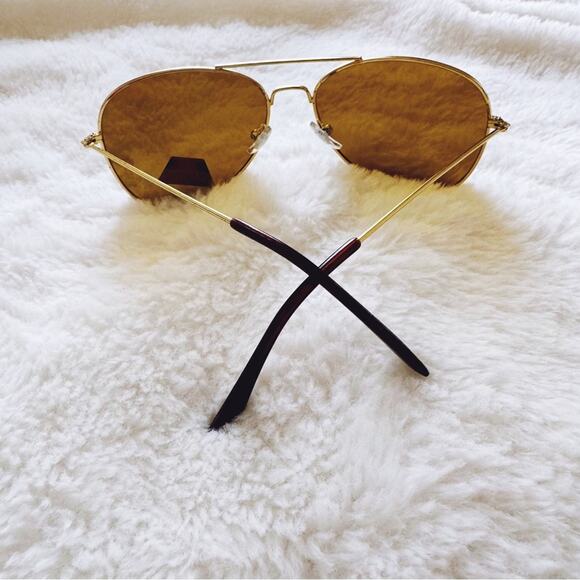 Elsie Gold Polarized Aviator Classic Sunglasses - Picture 8 of 9